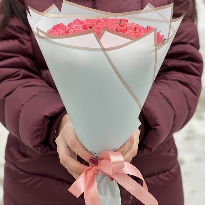 25 коралловых роз Эйс Пинк